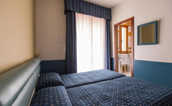 Фото отеля Christian Hotel