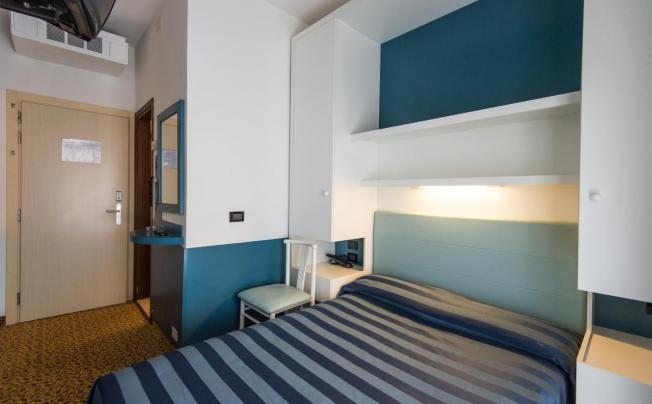 Фото отеля Christian Hotel