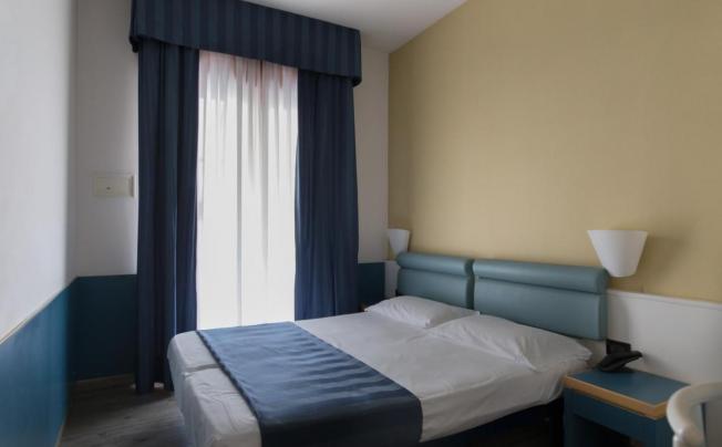 Фото отеля Christian Hotel