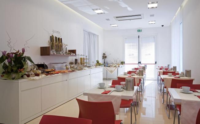 Фото отеля Card International Hotel