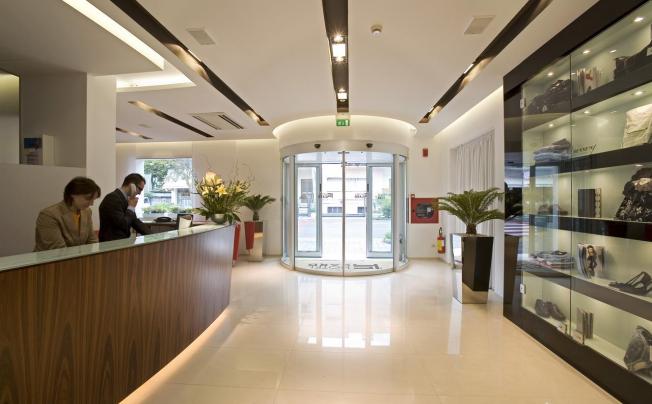 Фото отеля Card International Hotel