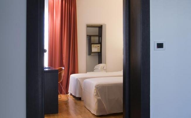 Фото отеля Card International Hotel