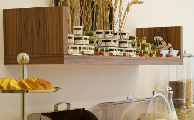 Фото отеля Card International Hotel