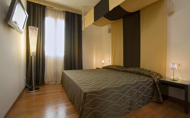 Фото отеля Card International Hotel