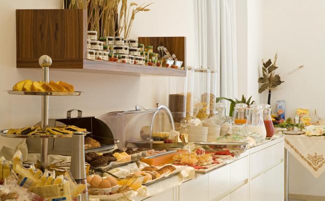 Фото отеля Card International Hotel