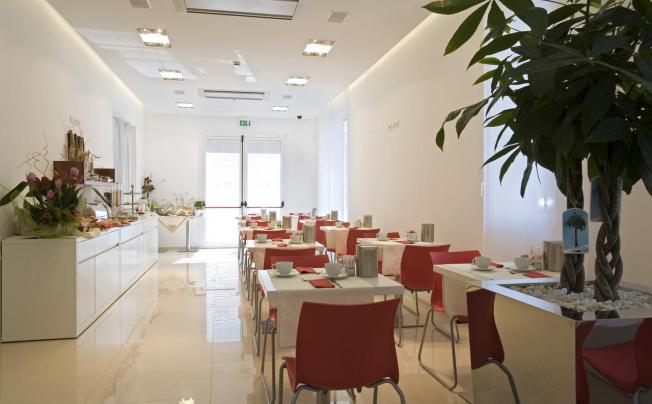 Фото отеля Card International Hotel