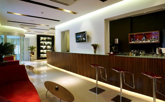 Фото отеля Card International Hotel