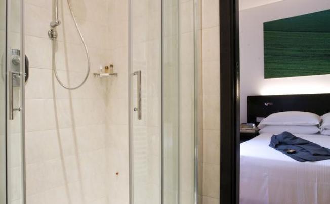 Фото отеля Card International Hotel