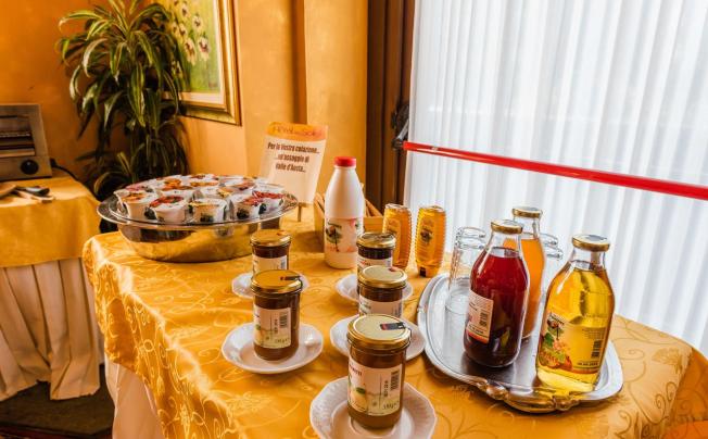 Фото отеля Au Soleil Hotel