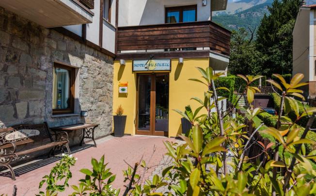 Фото отеля Au Soleil Hotel