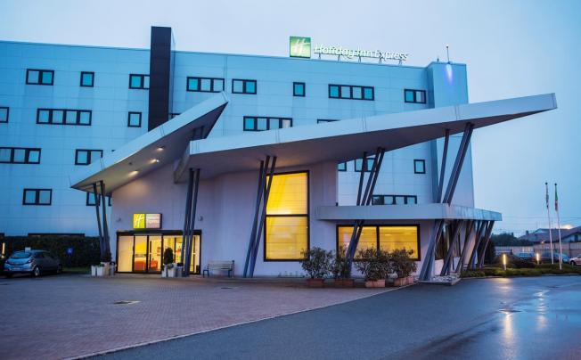 Фото отеля Holiday inn airport