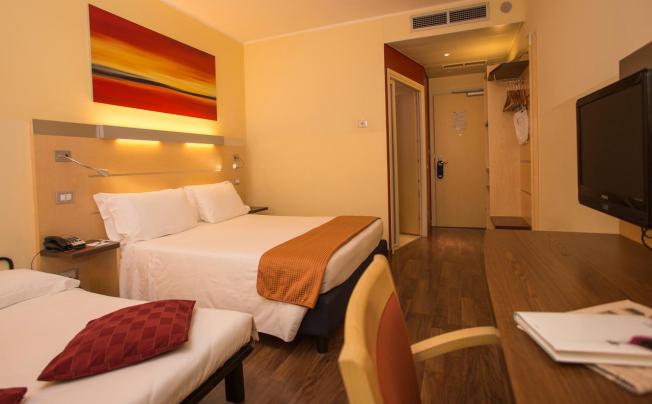 Фото отеля Holiday inn airport