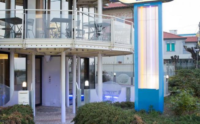 Фото отеля Amba Hotel