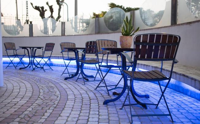 Фото отеля Amba Hotel