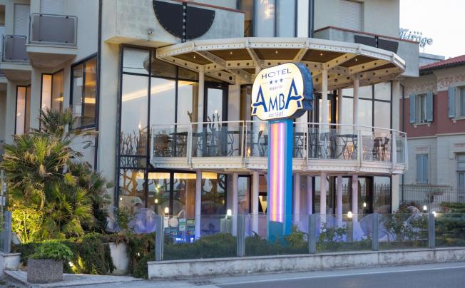 Фото отеля Amba Hotel