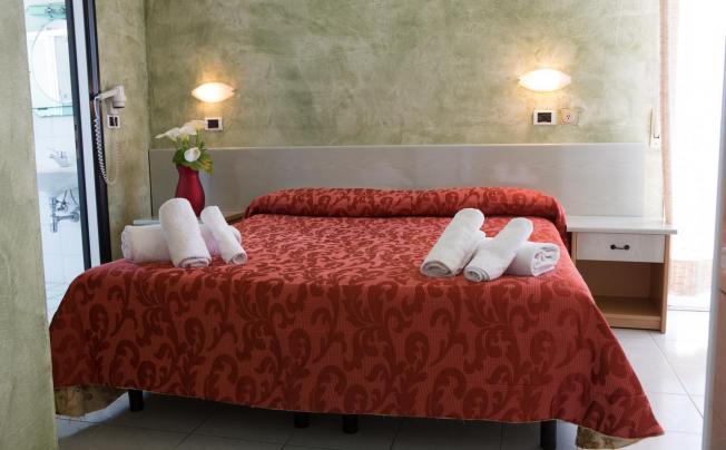 Фото отеля Amba Hotel