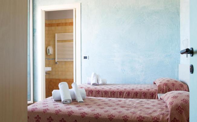 Фото отеля Amba Hotel