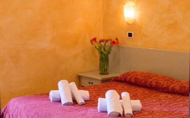 Фото отеля Amba Hotel