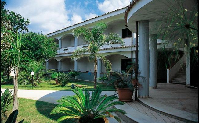 Фото отеля Villaggio Hotel Torre Ruffa