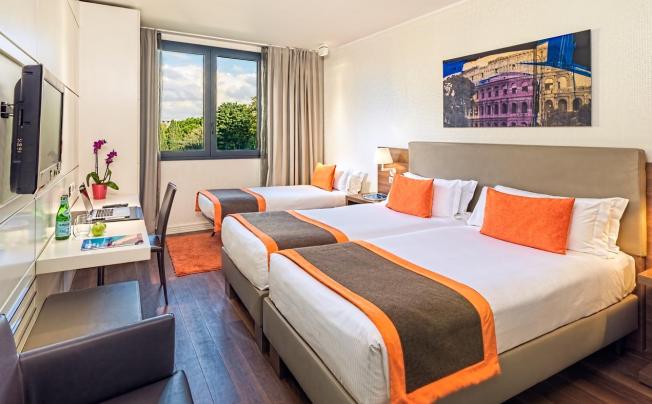 Фото отеля H10 Roma Citta
