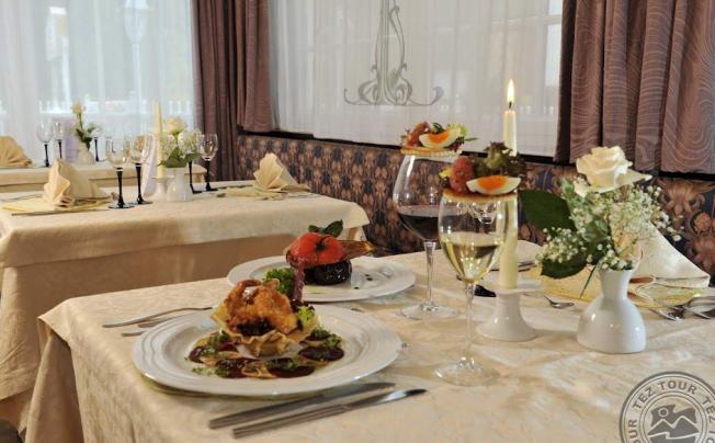 Фото отеля Touring Hotel