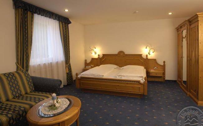 Фото отеля Touring Hotel