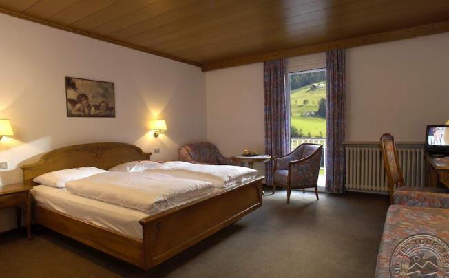 Фото отеля Touring Hotel