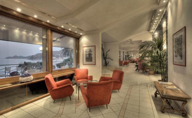 Фото отеля Continental Hotel