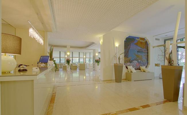 Фото отеля MICHELANGELO HOTEL