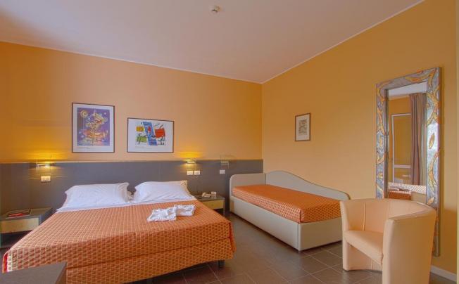 Фото отеля MICHELANGELO HOTEL