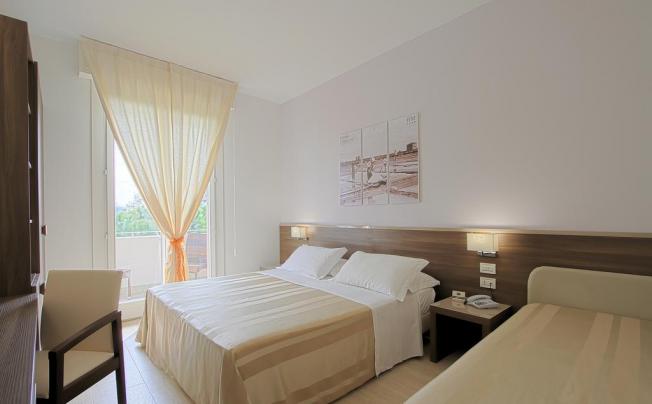 Фото отеля MICHELANGELO HOTEL