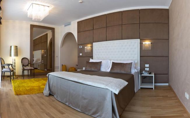 Фото отеля MICHELANGELO HOTEL