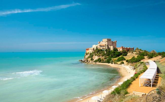 Фото отеля Falconara Charming House Resort & Spa