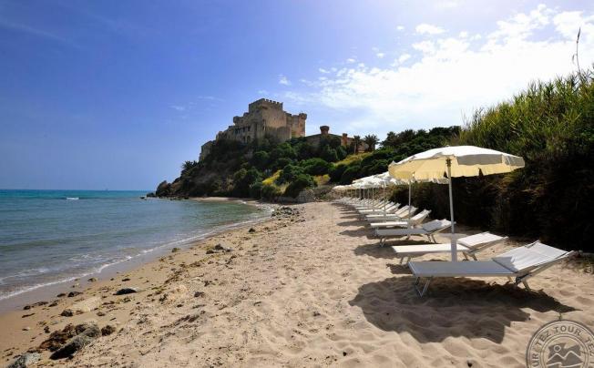 Фото отеля Falconara Charming House Resort & Spa