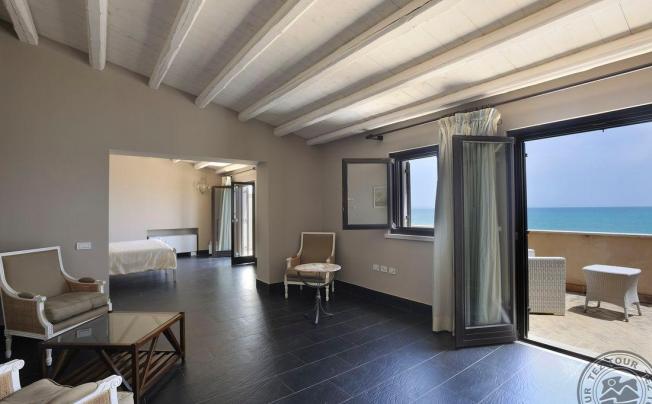 Фото отеля Falconara Charming House Resort & Spa