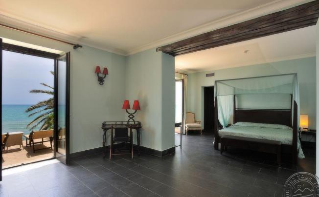 Фото отеля Falconara Charming House Resort & Spa