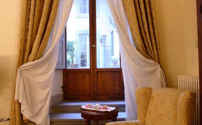 Фото отеля PALAZZO MAGNANI FERONI 