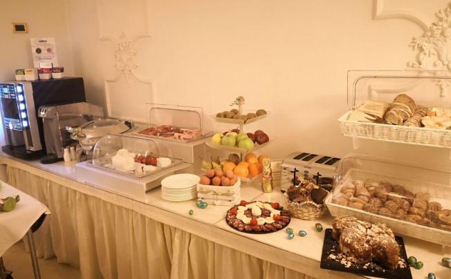 Фото отеля The Baileys Hotel - Rome