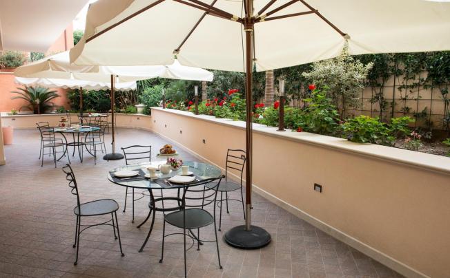 Фото отеля Artemis Hotel