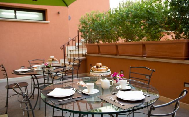 Фото отеля Artemis Hotel