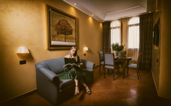 Фото отеля Artemis Hotel