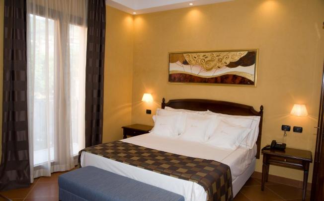 Фото отеля Artemis Hotel