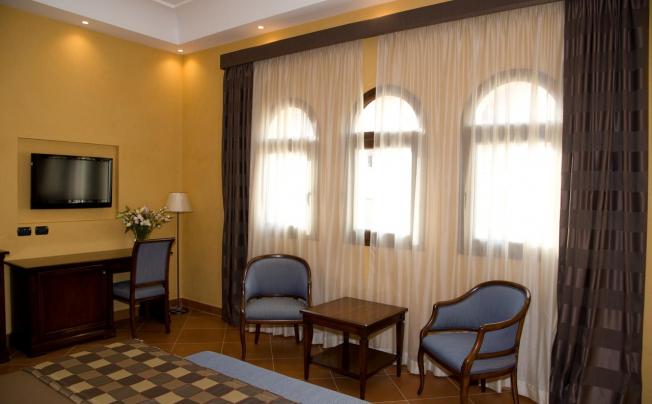 Фото отеля Artemis Hotel