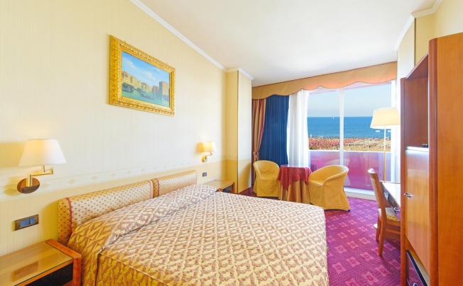 Фото отеля Admiral Art Hotel