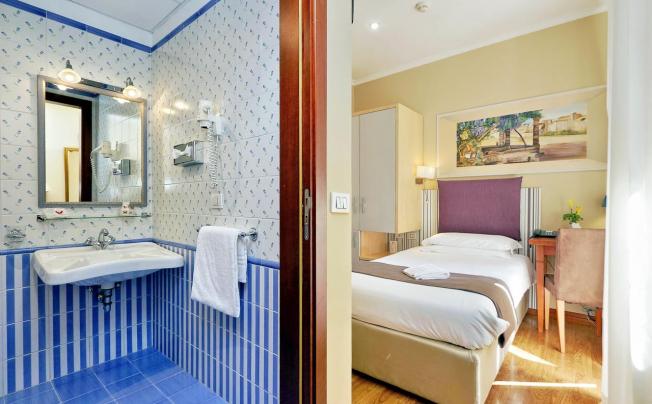 Фото отеля Camelia Hotel