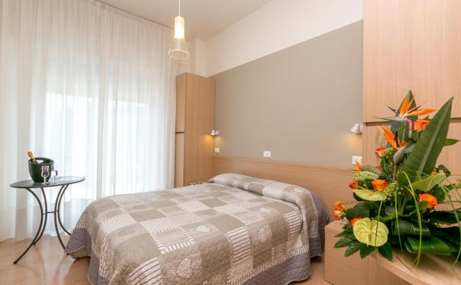 Фото отеля Colonna Hotel