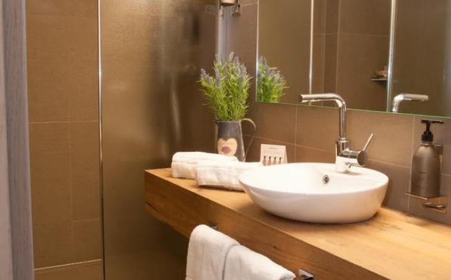 Фото отеля Alexander Charm Hotel
