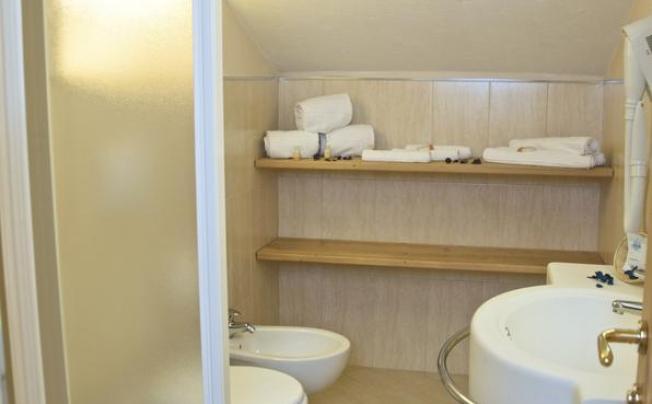 Фото отеля Alexander Charm Hotel