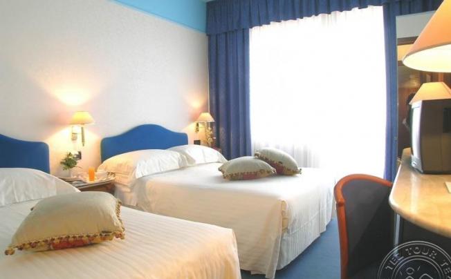 Фото отеля Waldorf Suite Hotel