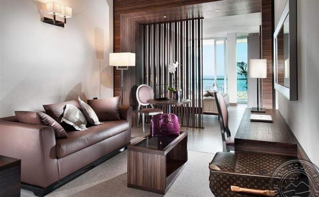 Фото отеля Waldorf Suite Hotel